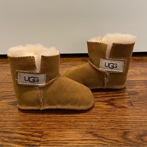 Ugg Erin Bootie in Chestnut Brown - size small